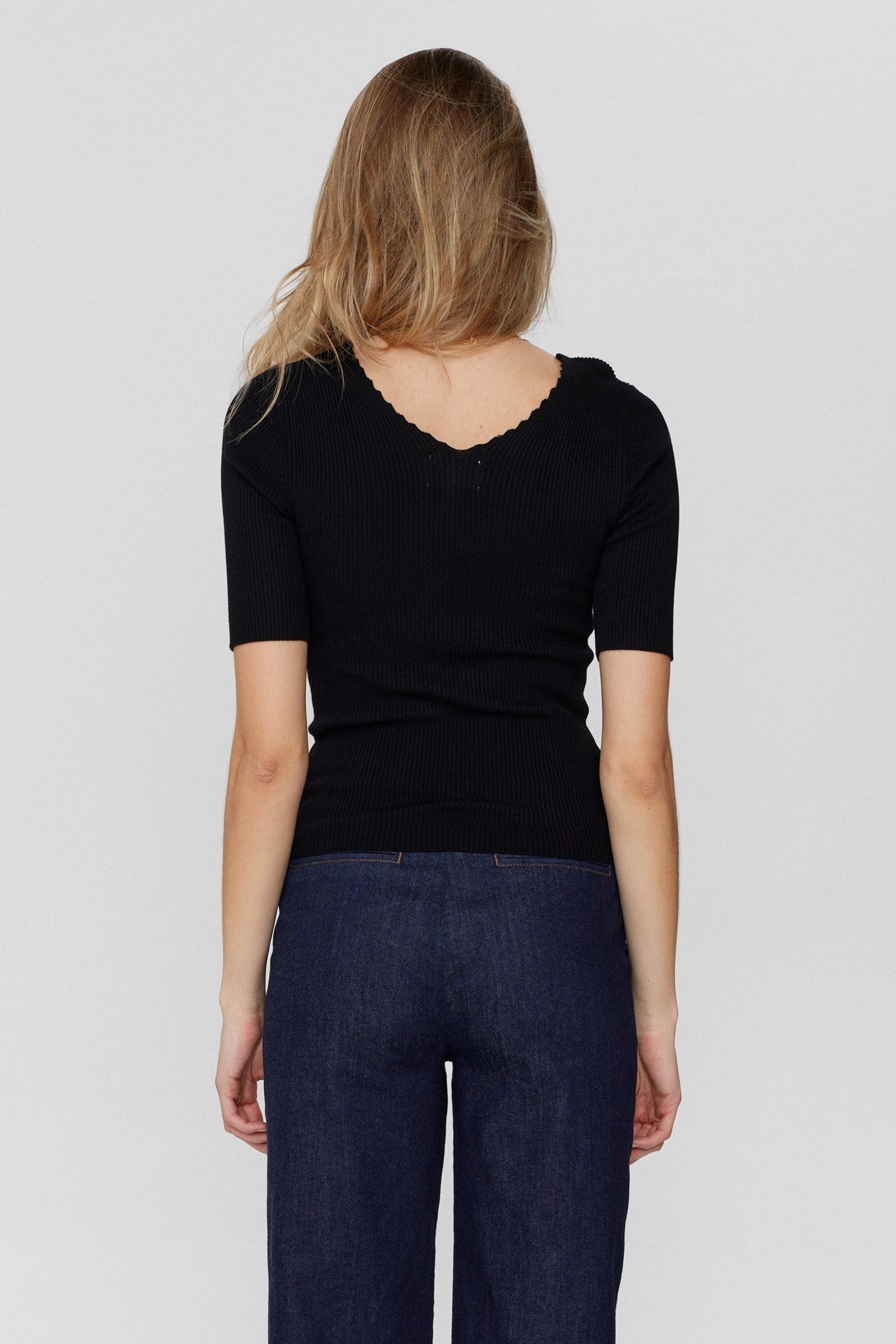 NUAYELET SS PULLOVER CROPPED - Caviar